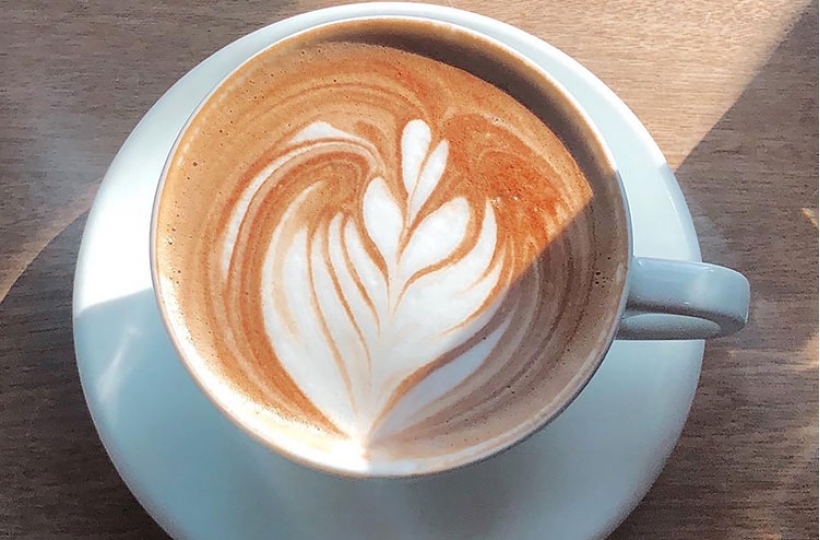 Become a latte art master with CaffeCreate!